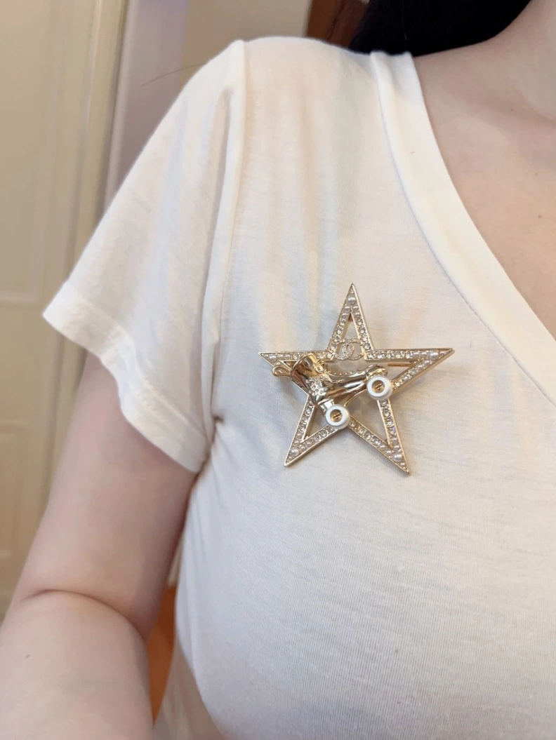 Timeless Chxnxl Brooches 284634