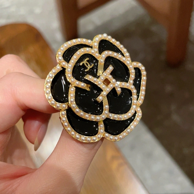Trendy Chxnxl Brooches 284632