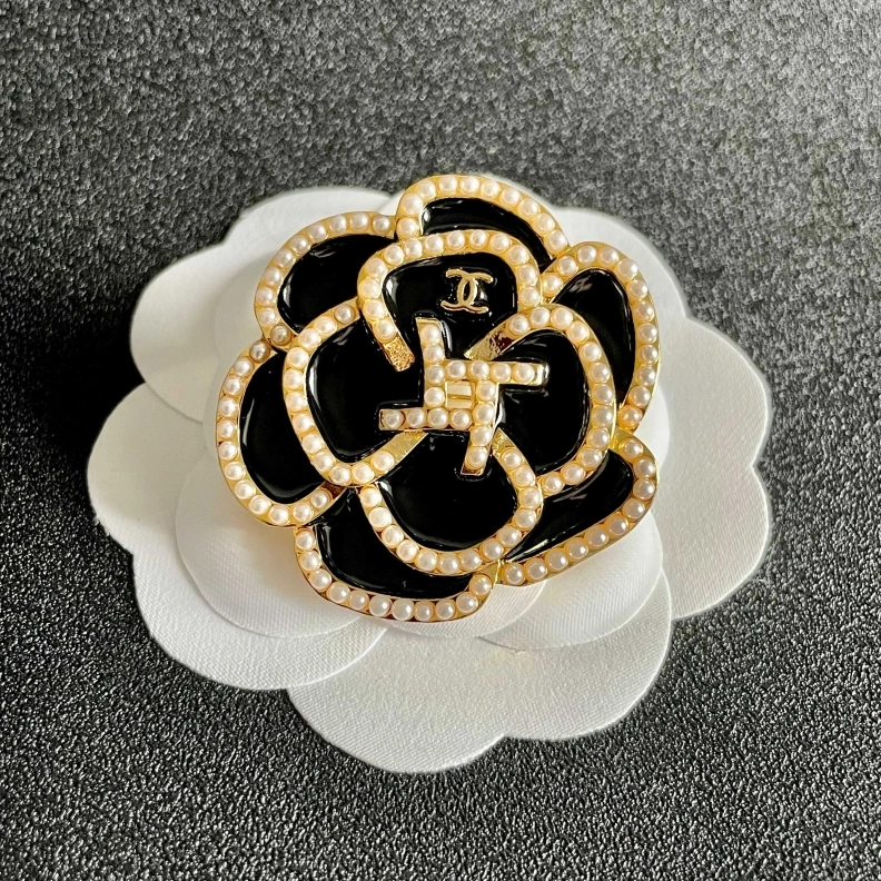 Trendy Chxnxl Brooches 284632