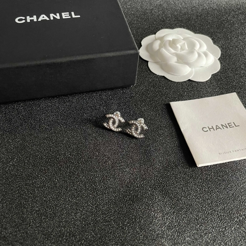 Sleek Chxnxl Earrings 284275