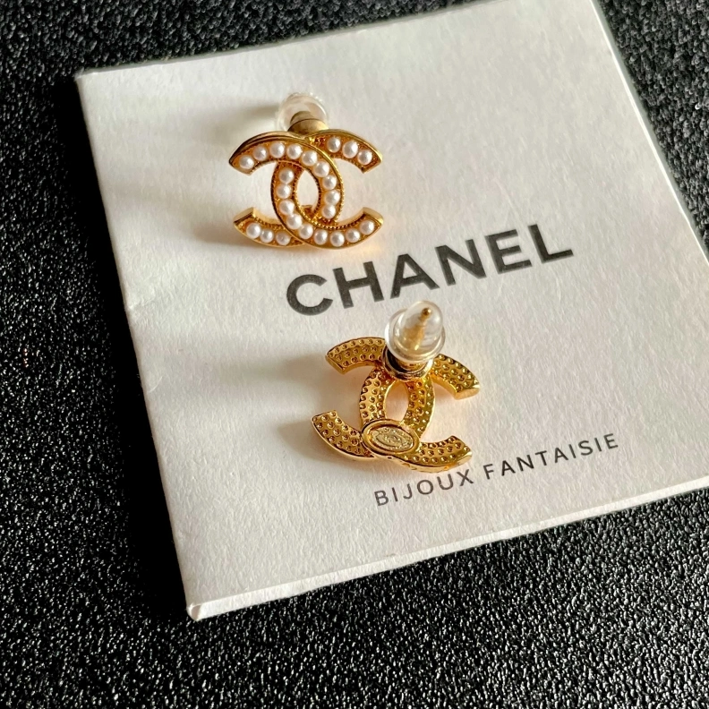 Comfortable Chxnxl Earrings 284273