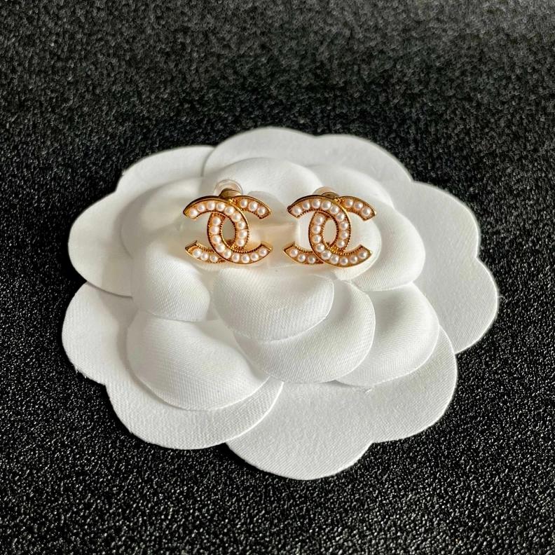Comfortable Chxnxl Earrings 284273