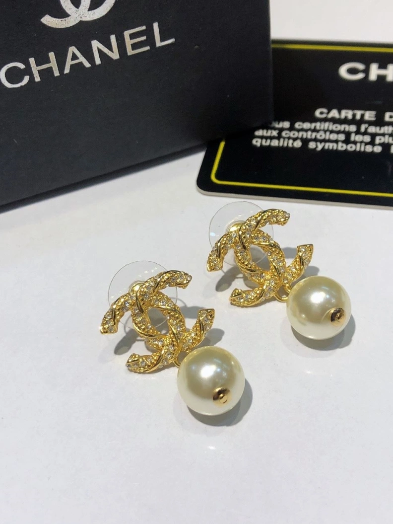 Stylish Chxnxl Earrings 287553