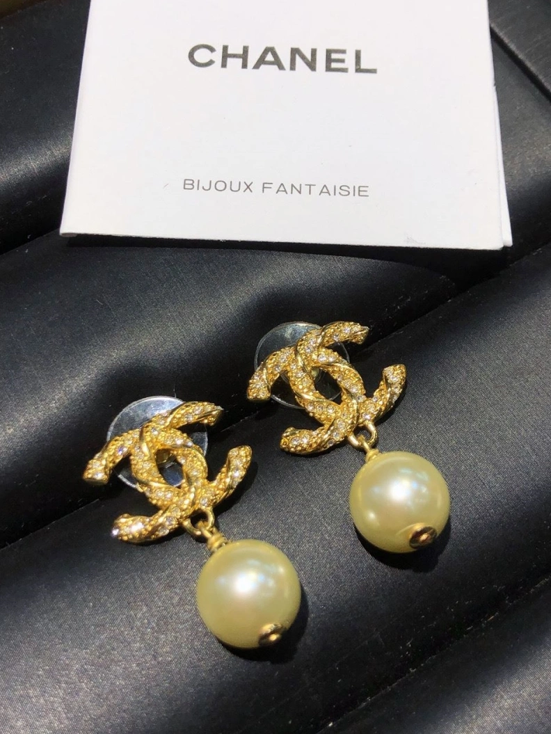 Stylish Chxnxl Earrings 287553