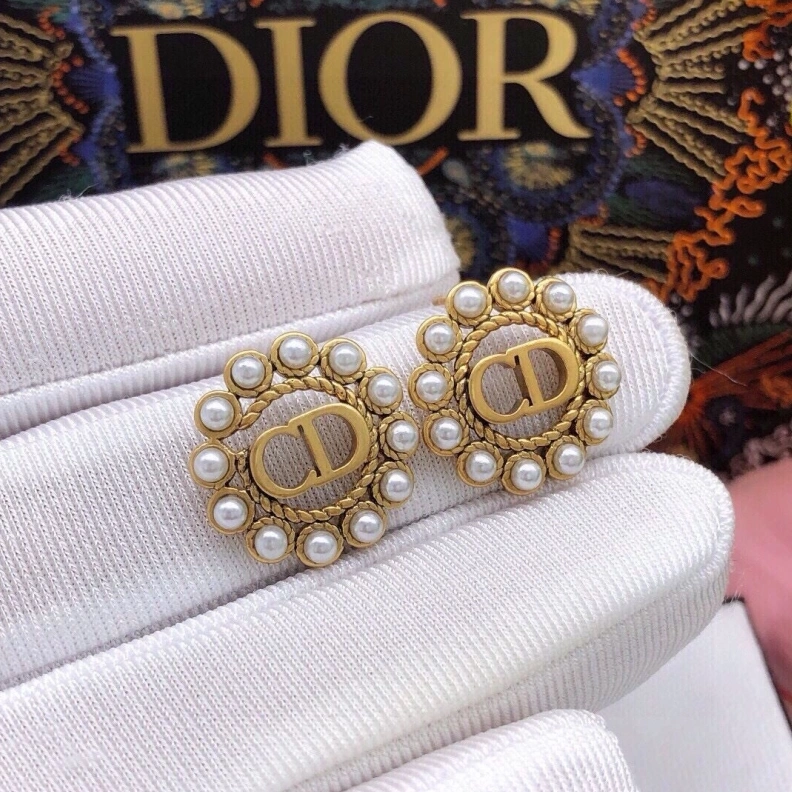 Lightweight Christian Dxxr Earrings 293866