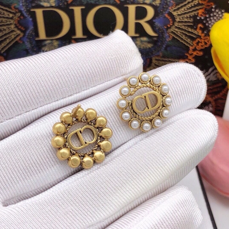 Lightweight Christian Dxxr Earrings 293866