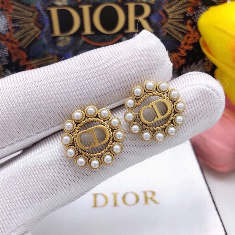 Lightweight Christian Dxxr Earrings 293866