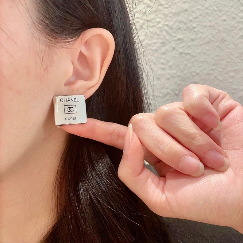 Comfortable Chxnxl Earrings 284255