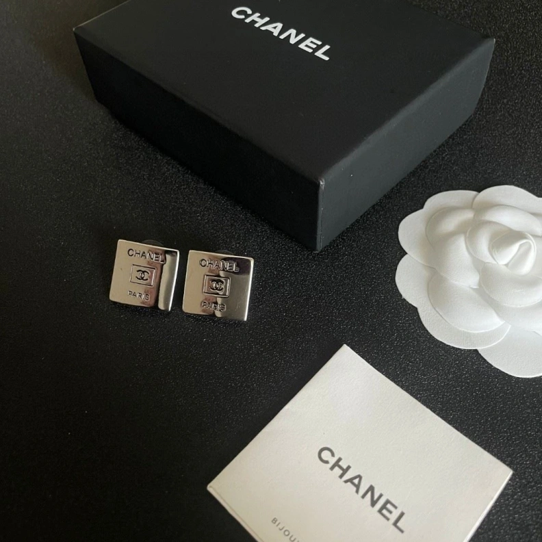 Comfortable Chxnxl Earrings 284255