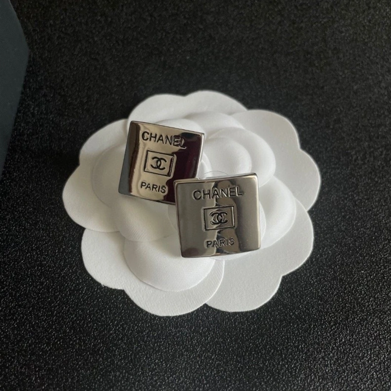 Comfortable Chxnxl Earrings 284255