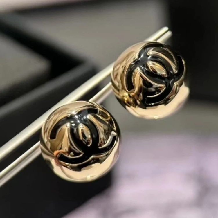 WellDesigned Chxnxl Earrings 284238