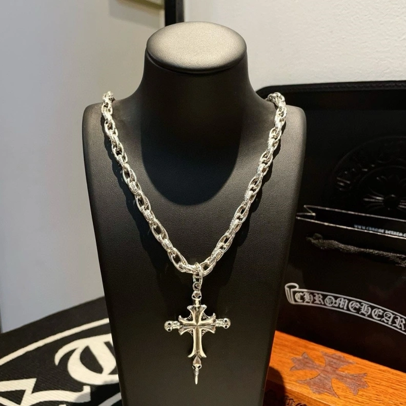 Lightweight Chrxmx Hxxrts Necklaces 295944