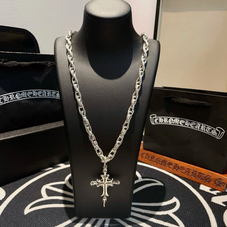 Lightweight Chrxmx Hxxrts Necklaces 295944