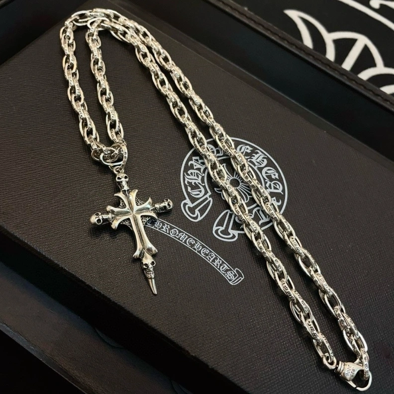 Lightweight Chrxmx Hxxrts Necklaces 295944