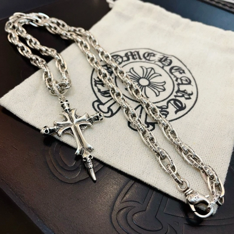 Lightweight Chrxmx Hxxrts Necklaces 295944