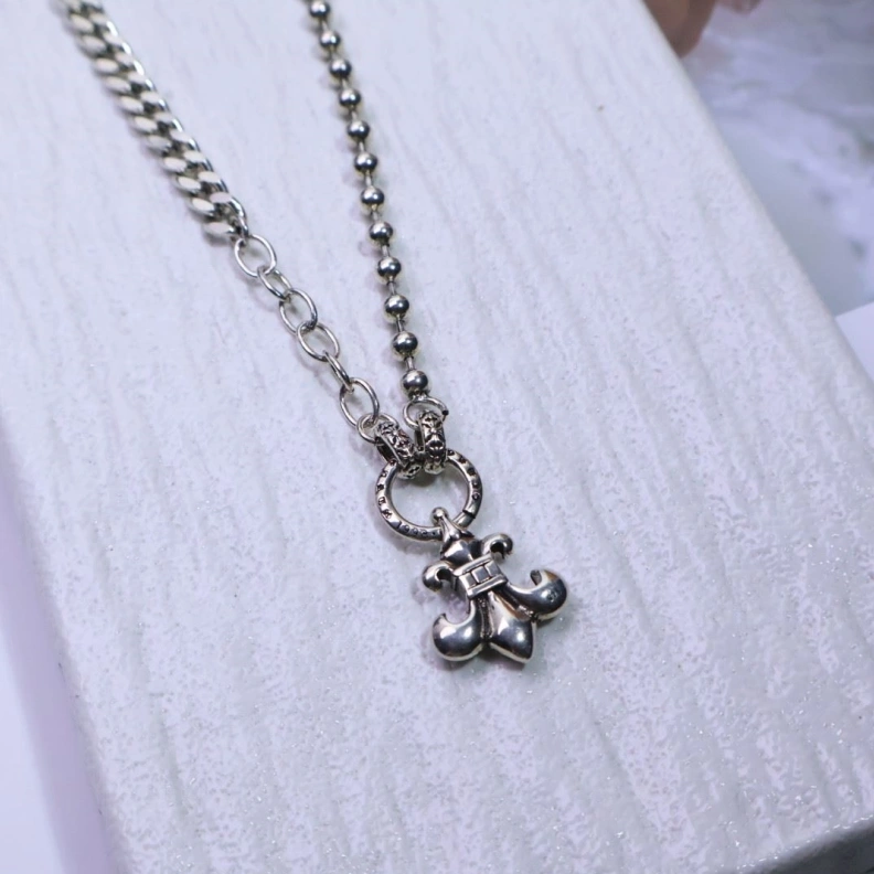 Vibrant Chrxmx Hxxrts Necklaces 297880
