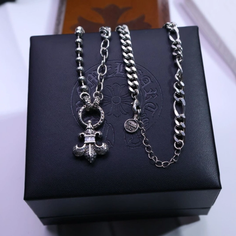 Vibrant Chrxmx Hxxrts Necklaces 297880