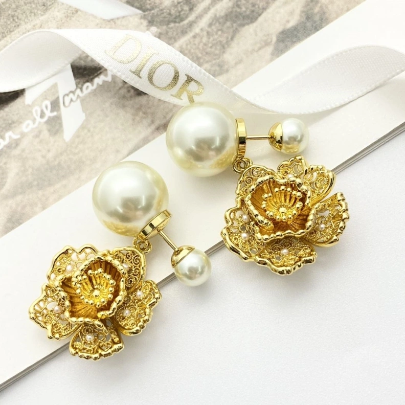 Christian Dxxr Earrings Trendy 293872