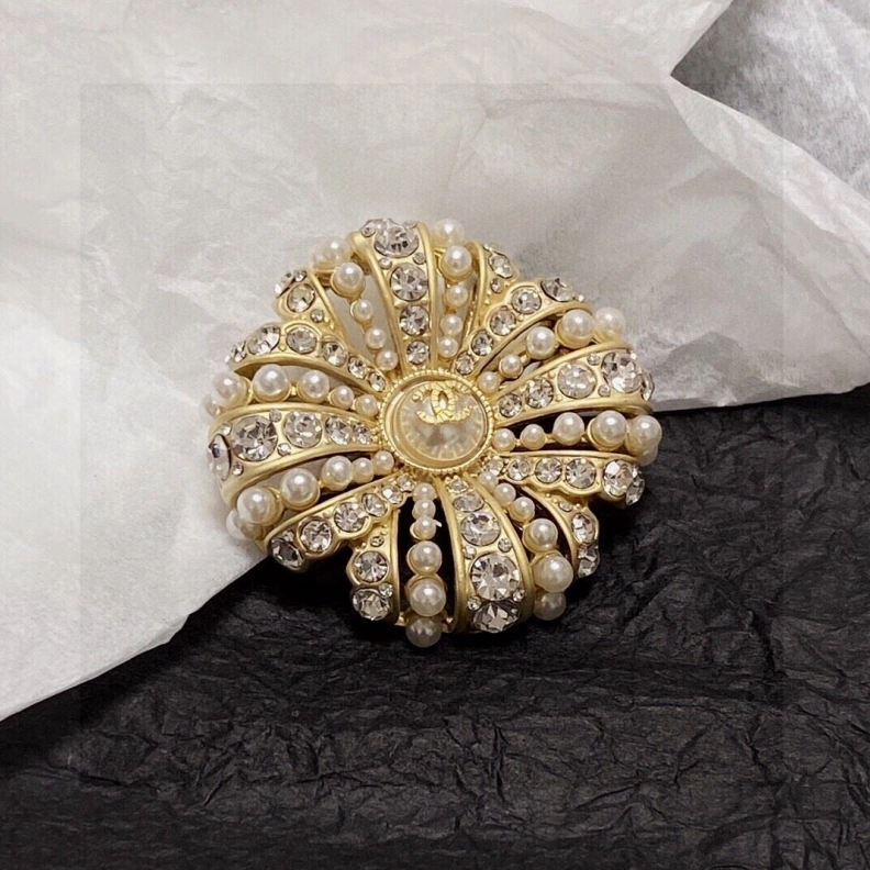 Chxnxl Brooches Cozy 284631