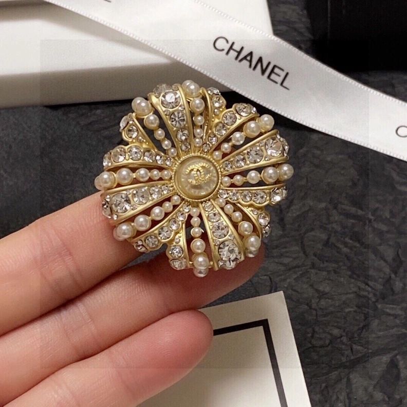 Chxnxl Brooches Cozy 284631
