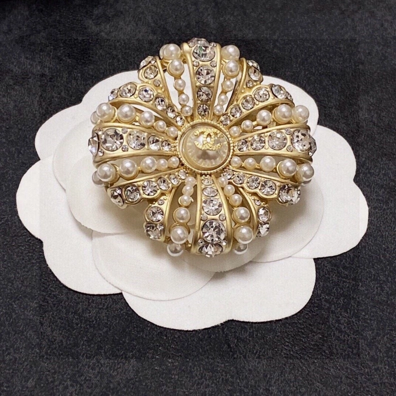 Chxnxl Brooches Cozy 284631