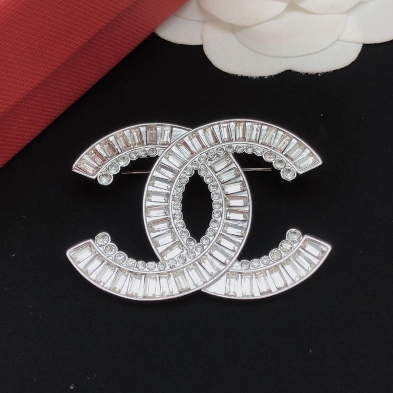 Vibrant Chxnxl Brooches 284620