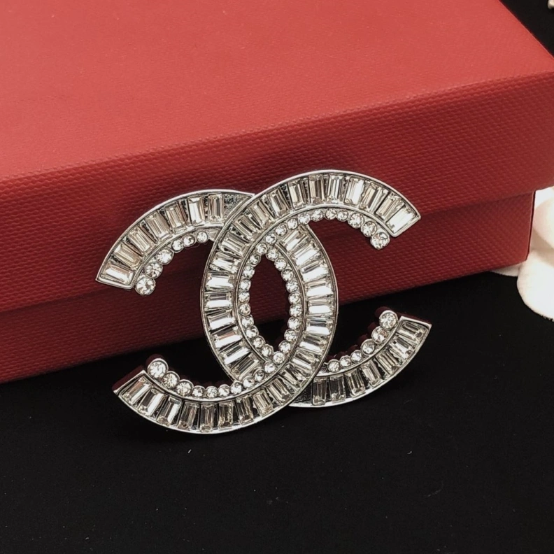 Vibrant Chxnxl Brooches 284620