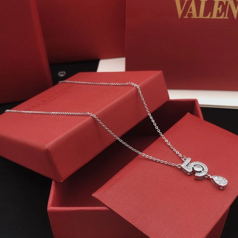 Versatile Chxnxl Necklaces 284910