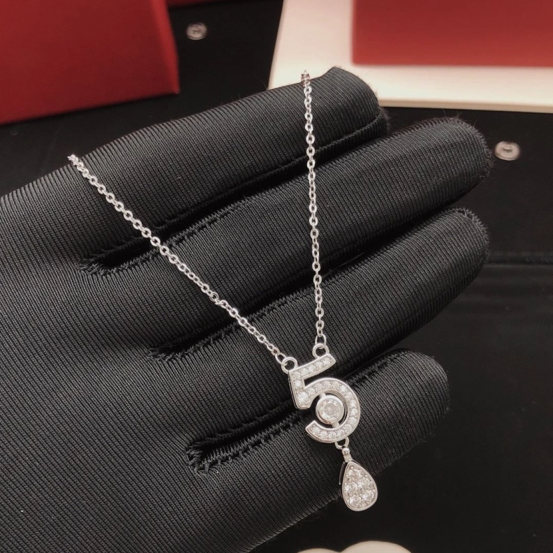 Versatile Chxnxl Necklaces 284910