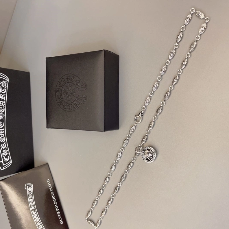 ModernLook Chrxmx Hxxrts Necklaces 295921