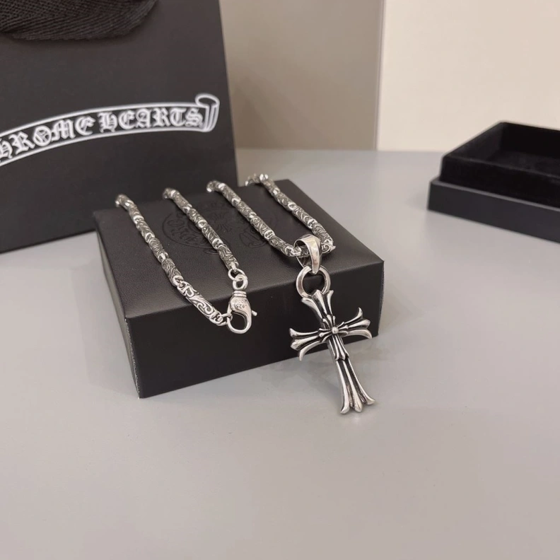 GoodFit Chrxmx Hxxrts Necklaces 295924
