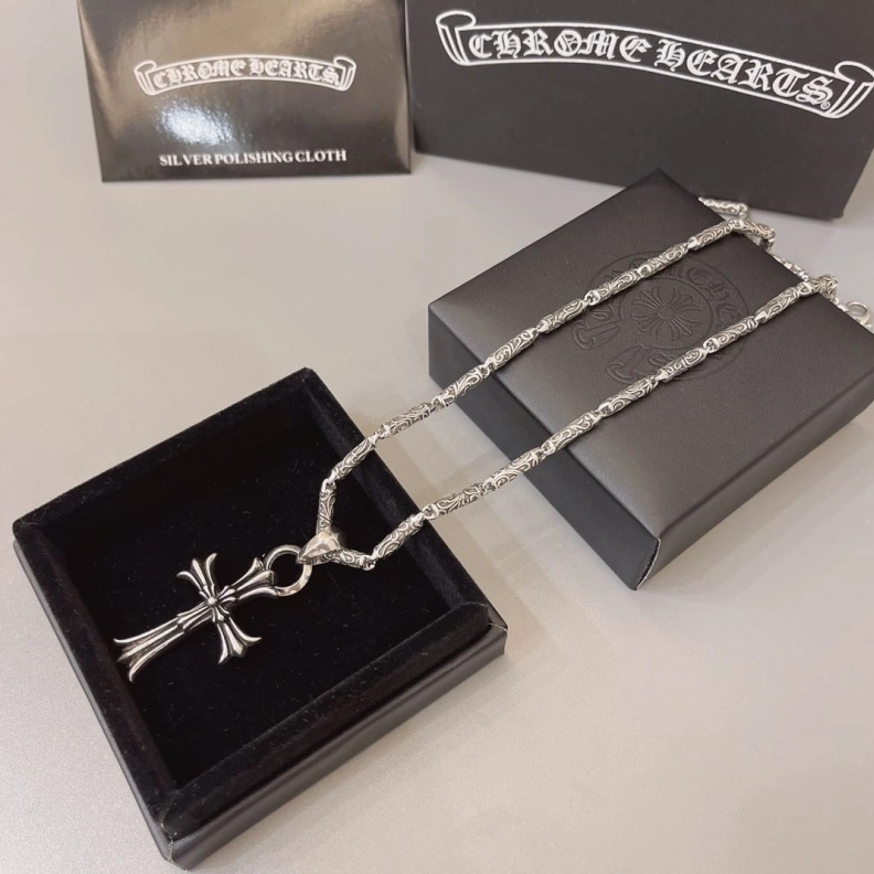 GoodFit Chrxmx Hxxrts Necklaces 295924