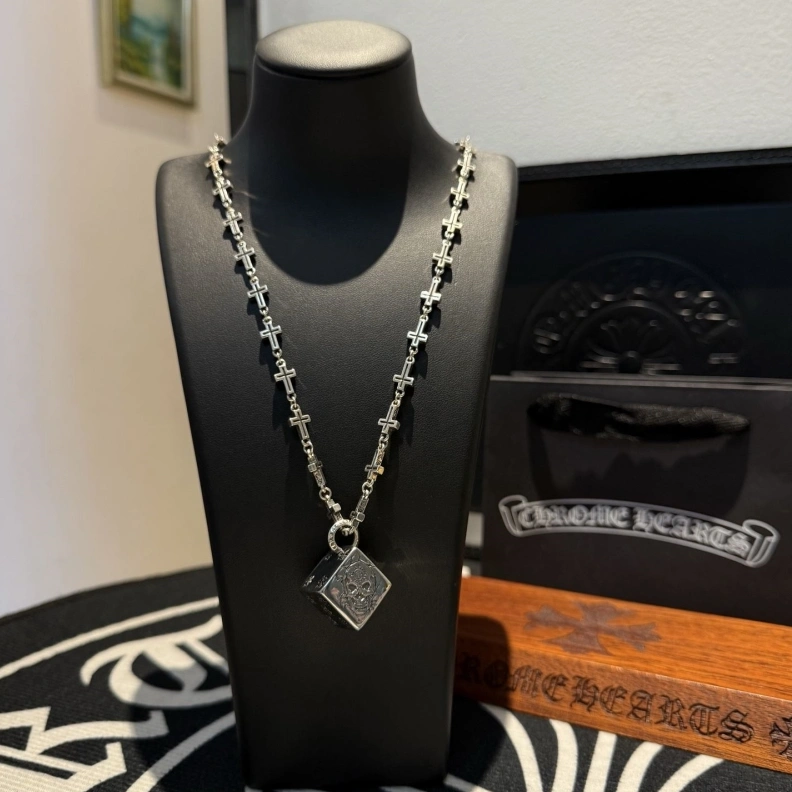 Chrxmx Hxxrts Necklaces Stylish 295909