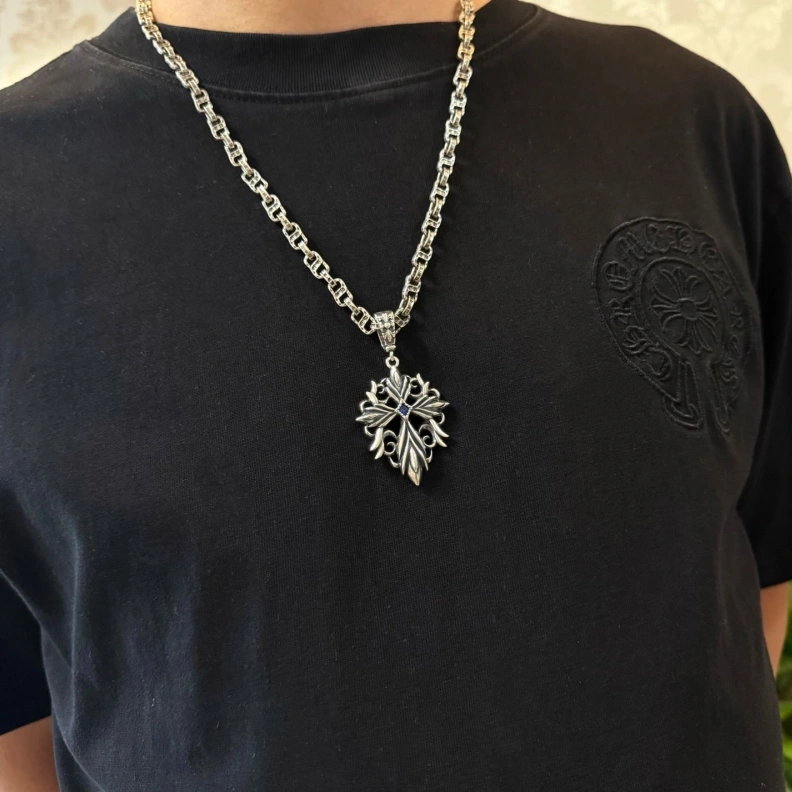 Resilient Chrxmx Hxxrts Necklaces 295905