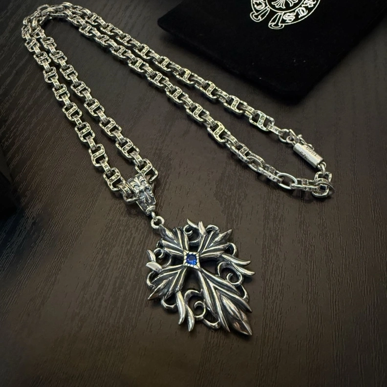 Resilient Chrxmx Hxxrts Necklaces 295905
