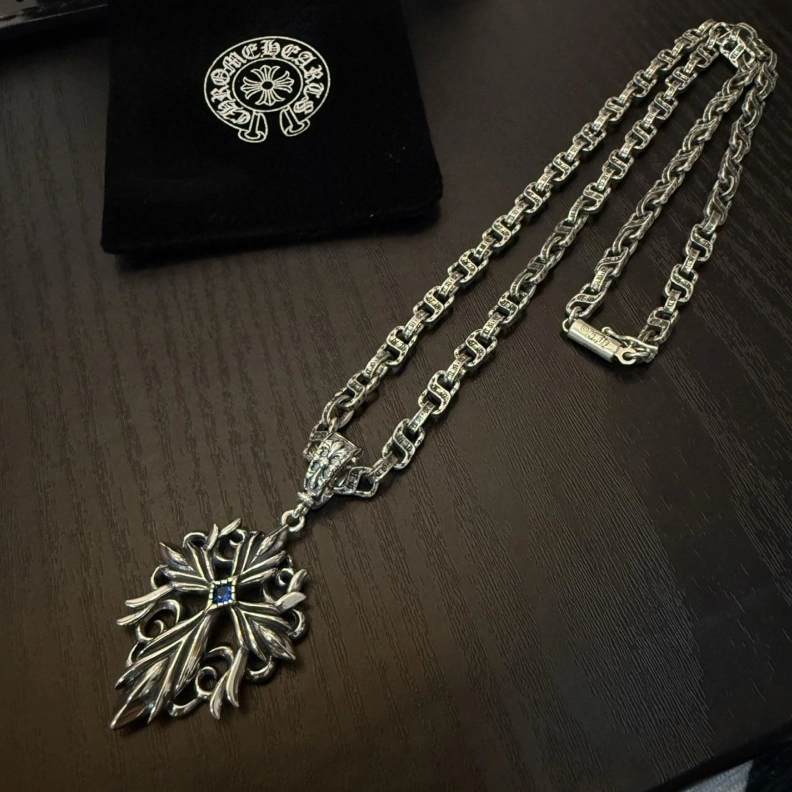 Resilient Chrxmx Hxxrts Necklaces 295905