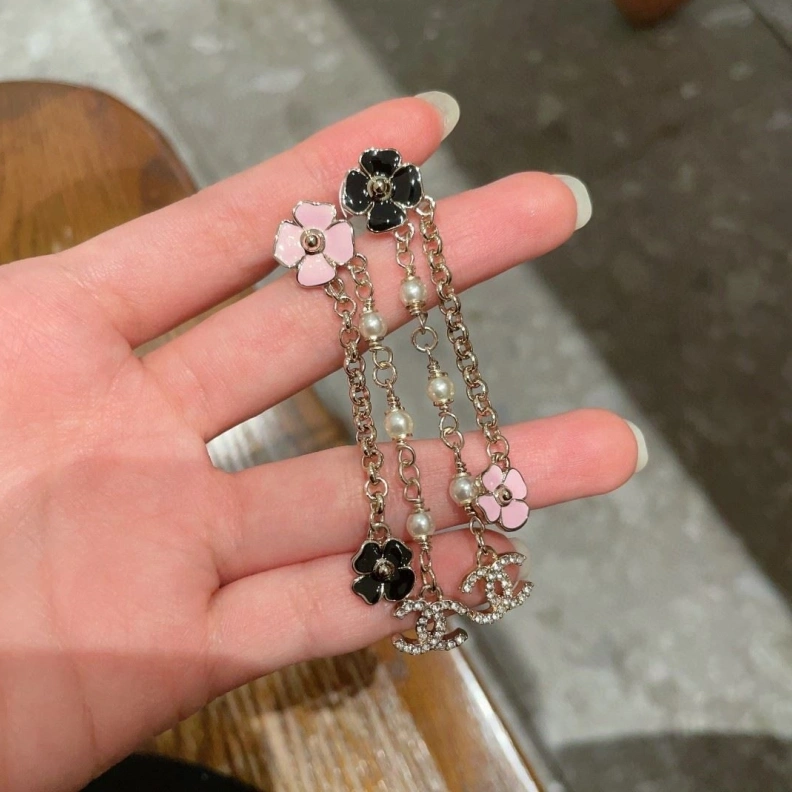 Cozy Chxnxl Earrings 284177