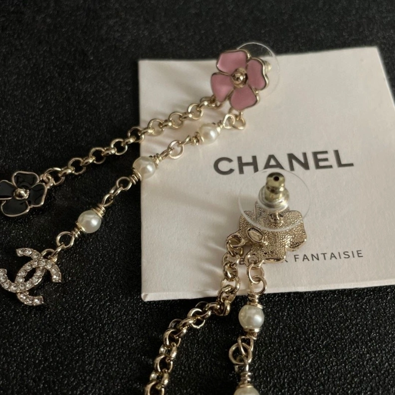 Cozy Chxnxl Earrings 284177