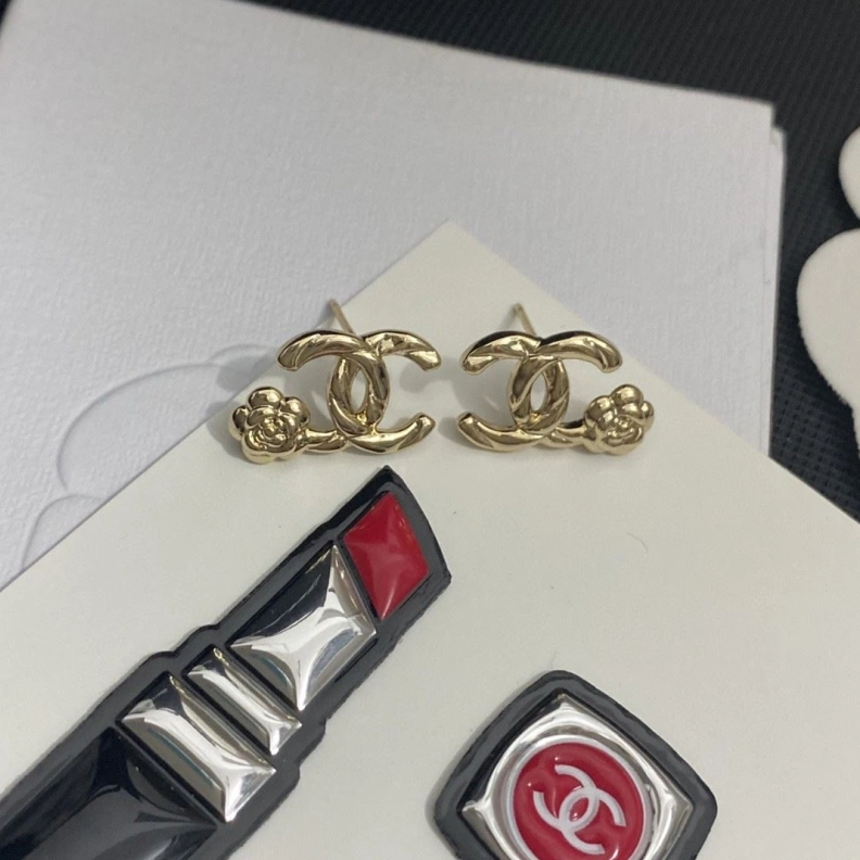 Lightweight Chxnxl Earrings 284174