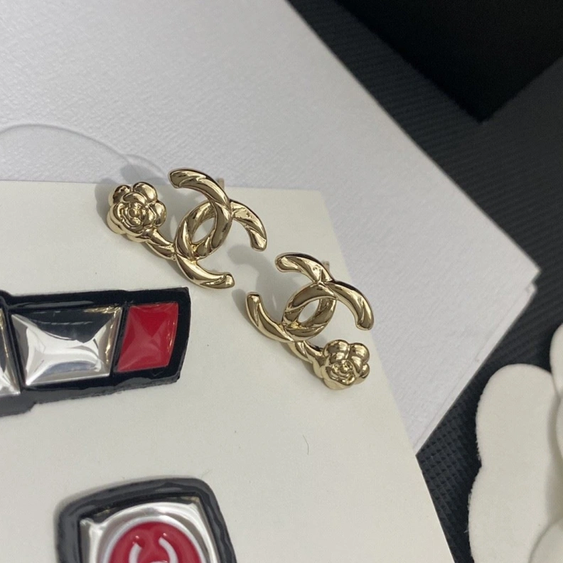 Lightweight Chxnxl Earrings 284174