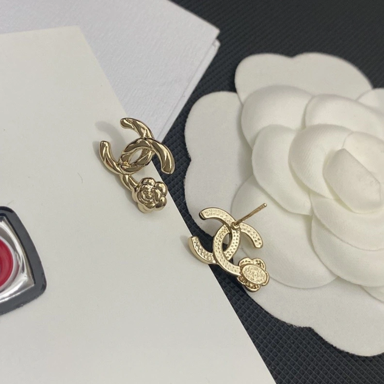 Lightweight Chxnxl Earrings 284174