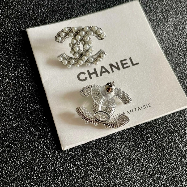 Lightweight Chxnxl Earrings 284165