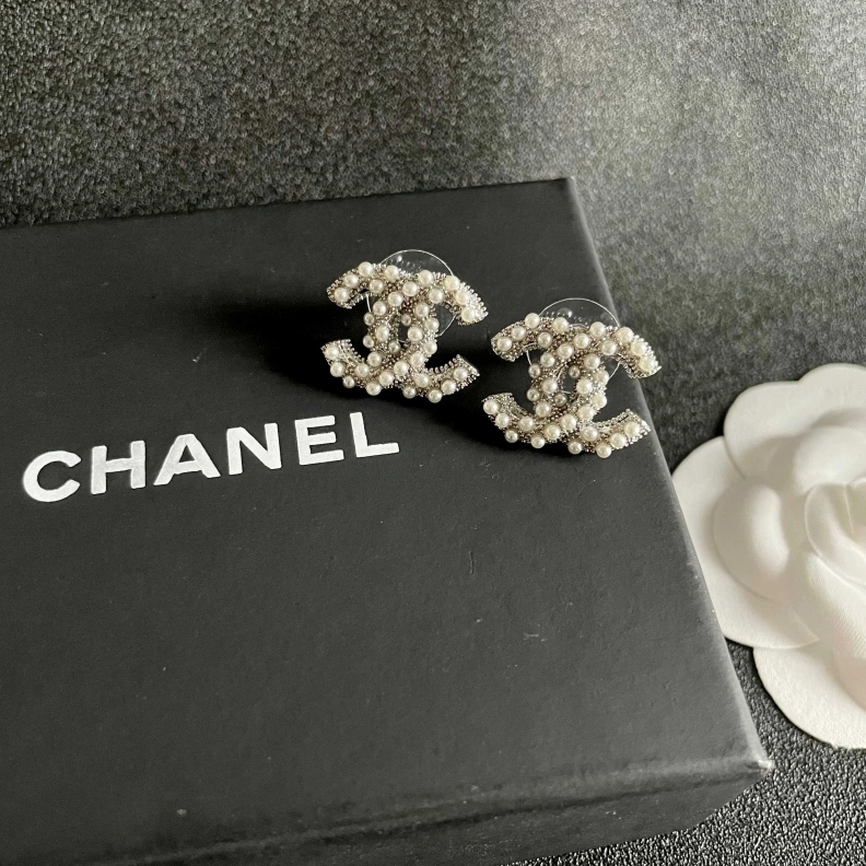 Lightweight Chxnxl Earrings 284165