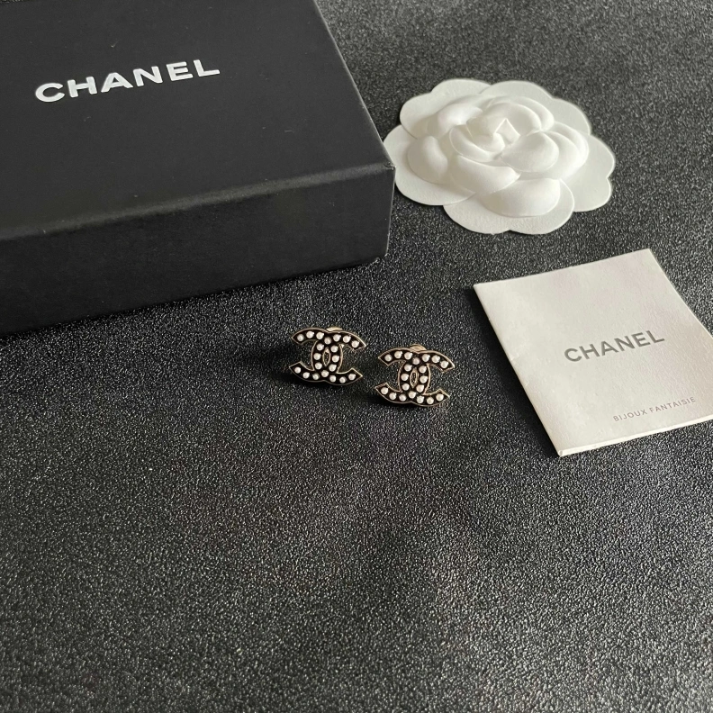 Efficient Chxnxl Earrings 284164