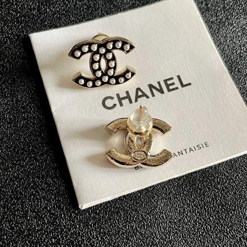 Efficient Chxnxl Earrings 284164