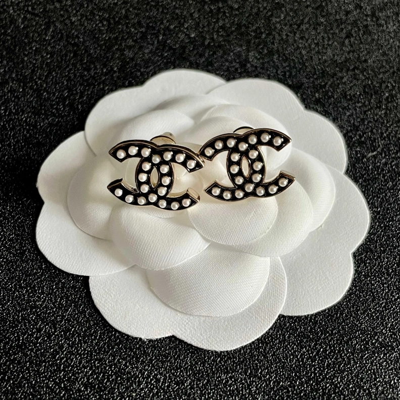 Efficient Chxnxl Earrings 284164