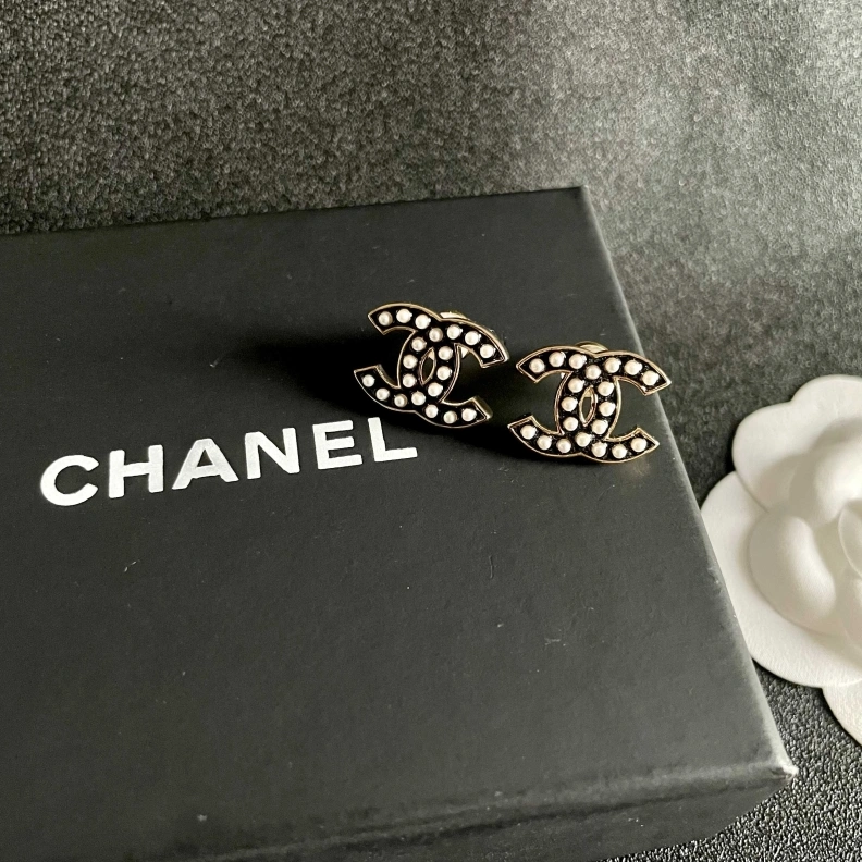 Efficient Chxnxl Earrings 284164