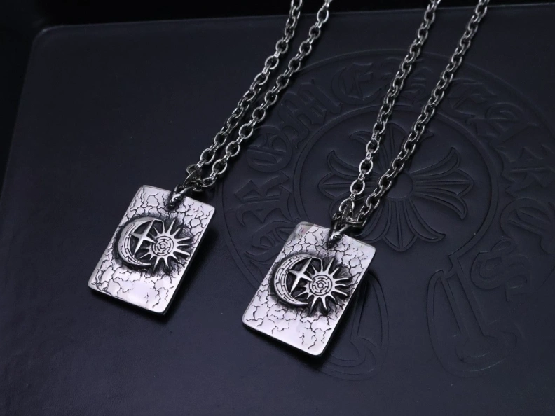 Lightweight Chrxmx Hxxrts Necklaces 295896