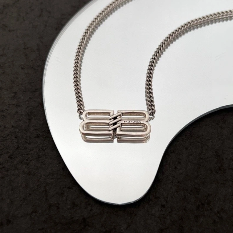 Minimalist Bxlxnciaga Necklaces 282224