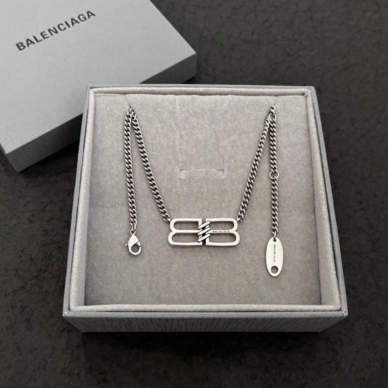 Minimalist Bxlxnciaga Necklaces 282224